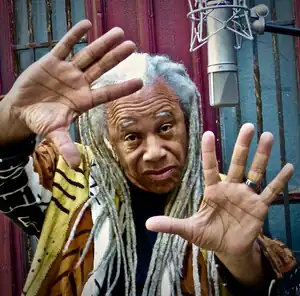 Dave Fennoy.jpeg: Infobox image for Dave Fennoy the person in Minecraft