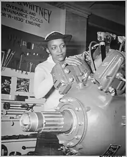 Image 20Aircraft engine at Naval Training School in the Bronx (from History of New York City (1898–1945))