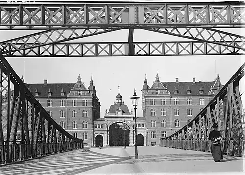 Gefion and Gylfe photographed by Fritz Theodor Benzen in the 1900s.