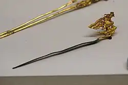 Chai (top) and ji (bottom), two types of Chinese hairpin