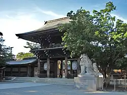 Gate