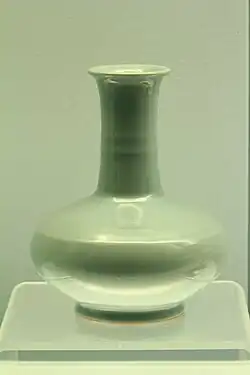 "Ru-type" vase, an imitation in Jingdezhen ware, from several centuries later, Yongzheng Emperor.