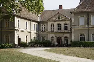 Montolivet chateau