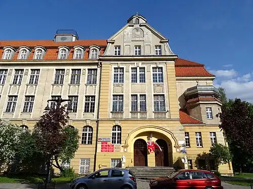 Entry gate