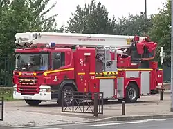 Scania P&nbsp;320 of the Paris Fire Brigade.