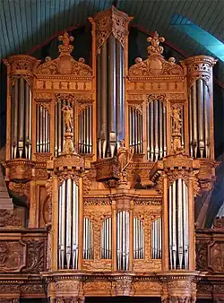 Dallam organ.
