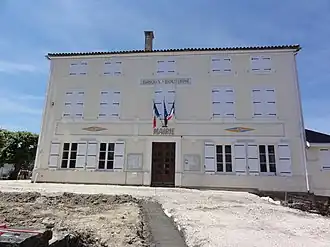 The town hall in Brioux-sur-Boutonne
