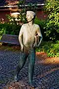 Fountain whispering