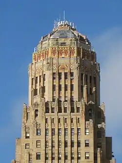 View of upper floors Art Deco details