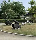 Carronades in front turning circle
