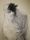 Jeune fille au châle,Pastel et fusain