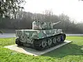 Three-quarters backside view. The tracks are the field tracks (the Tiger displayed in Saumur has road tracks).