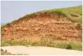 Part of the wall sectioned to show the state of heaping and hardening of earth (panchuk in Korean).