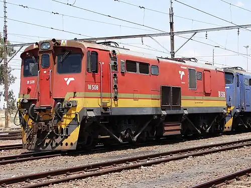 No. 18-508 (E1707) in Transnet Freight Rail livery at Warrenton, Northern Cape, 8 October 2015
