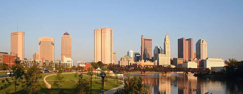 Columbus population: 913,921