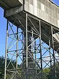 Conveyor belt tensioner
