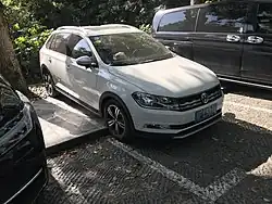 Volkswagen Cross Santana front