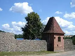 Defensive walls