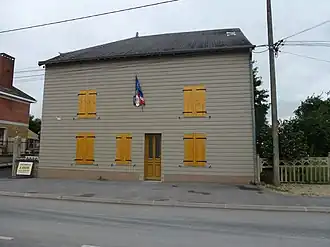 The town hall in Doux
