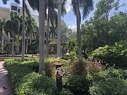 Library garden welcome sign on the Lee campus.
