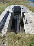 The 60&nbsp;cm track used to reposition the gun.