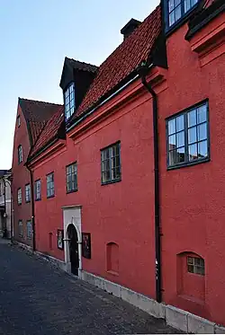 Facade at Mellangatan