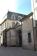 Main entrance on the rue du Chapitre.