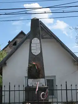 Hungarian coat of arms monument in Mătrici