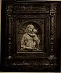 Madonna and child Luca della Robbia (15th century)