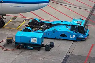 Towbarless tractor