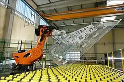 Flat-glass handling, heavy duty robot with 500&nbsp;kg payload