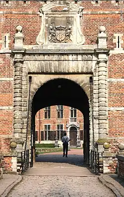Gate