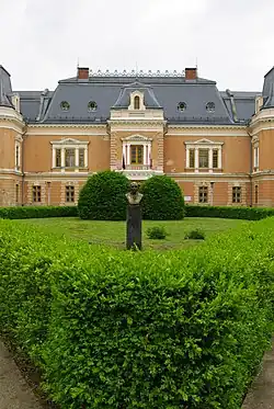 Apponyi Mansion in Lengyel