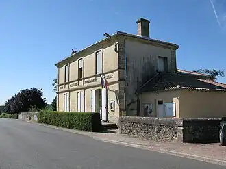 The town hall in Saint-Sulpice-de-Pommiers