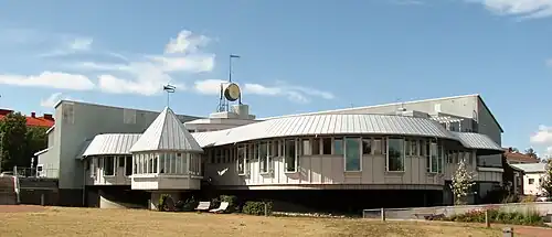 The municipal library.