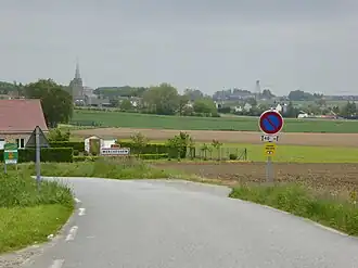 The road into Merckeghem