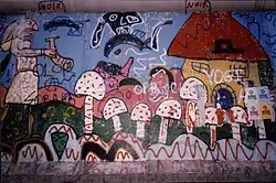 Mushroom art on Berlin Wall, 1986