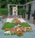 The flowers at the monument