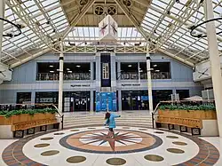Rothes Halls