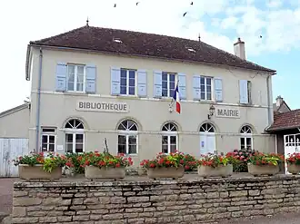The town hall in Saint-Boil