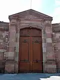Main portal on Rue brûlée. The courtyard right behind is rarely seen.
