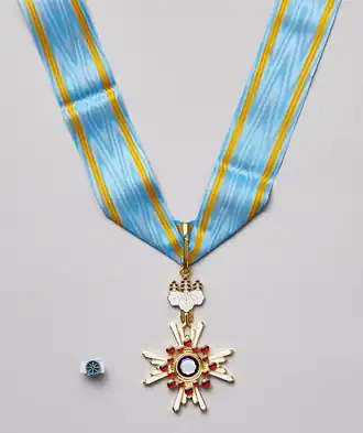 The Order of the Sacred Treasure, Gold Rays with Neck Ribbon (3rd class)