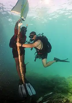 Filling a lift bag
