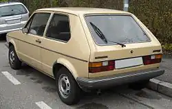 Rear view of facelifted model showing the wider rear lamp clusters
