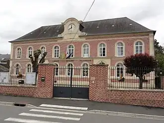 The town hall and school of Versigny