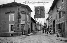 The town hall square and main road in 1919